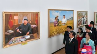 Art exhibit for ex-N.K. leader