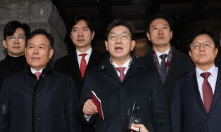 Ruling party leadership visits Constitutional Court