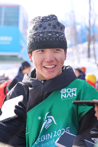 Kim Geon-hui wins gold in snowboard halfpipe at Winter Asiad