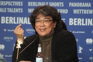 SF 찍은 봉준호 "모든 장르 다 해보고 싶다. 뮤지컬 빼고"