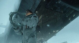 봉준호 '미키 17'에 해외 언론 대체로 호평…"反자본주의적 SF"