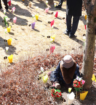 Remembering victims of subway attack