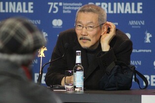 홍상수 "수다스런 영화 의도한 건 아냐…주어진 것뿐"