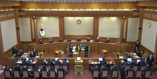 Yoon briefly attends hearing of impeachment trial