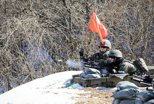 Soldiers conduct 'severe-cold period' drill