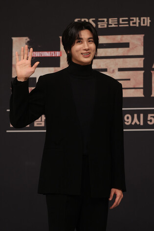 S. Korean actor Park Hyung-sik