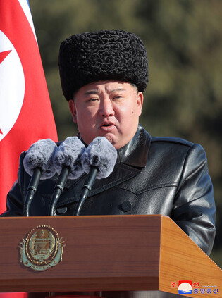 N.K. leader visits military, political school of armed forces