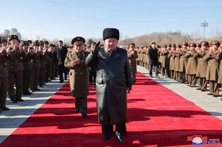 N.K. leader visits military, political school of armed forces
