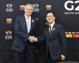 S. Korea's vice finance minister meets OECD secretary general