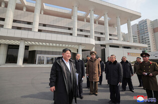 N.K. leader inspects general hospital