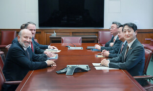S. Korean industry minister meets U.S. commerce secretary