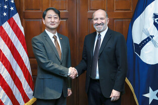 S. Korean industry minister meets U.S. commerce secretary