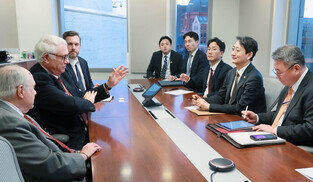 S. Korean industry minister meets CSIS chief