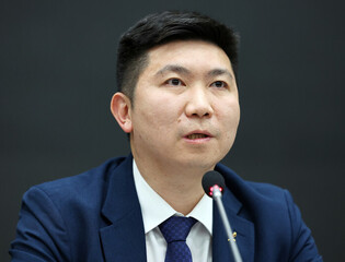 Ryu Seung-min formally inaugurated as nat'l Olympic chief