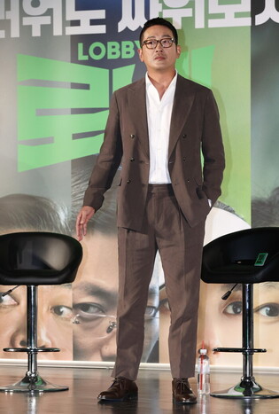 S. Korean actor-director Ha Jung-woo