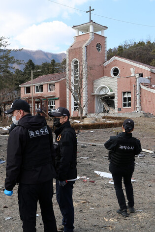 Accidental fighter jet bombing of civilian area
