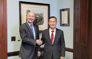 Top S. Korean security official meets U.S. senator