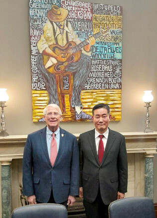 Top S. Korean security official meets U.S. senator