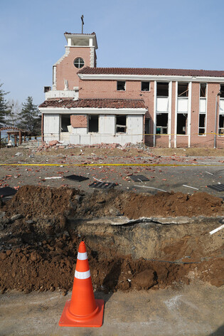 Investigation of accidental fighter jet bombing