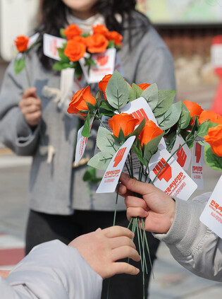 Ahead of Int'l Women's Day