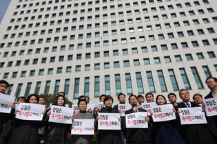 Opposition urges prosecutors to challenge court decision