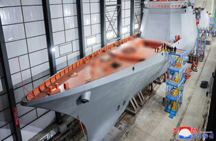 N. Korean leader inspects nuclear-powered submarine construction