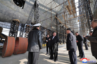 N. Korean leader inspects nuclear-powered submarine construction