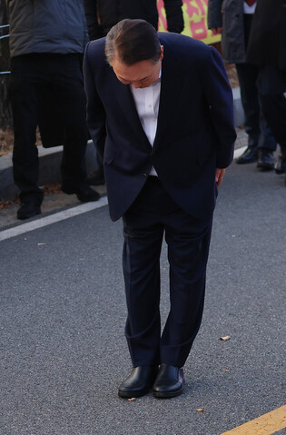 Impeached Yoon released from detention