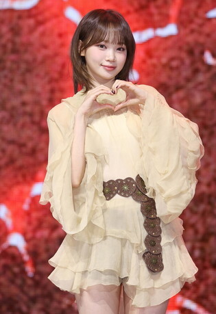 S. Korean girl group Le Sserafim