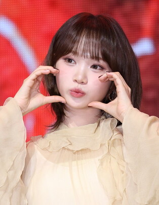 S. Korean girl group Le Sserafim