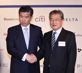 Acting U.S. envoy meets AMCHAM officials