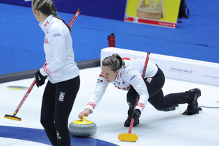 S. Korea-Canada match at women's curling worlds