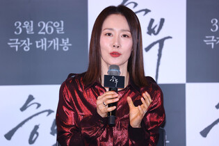 S. Korean actress Moon Jung-hee