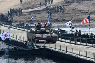 S. Korea-U.S. river-crossing drill