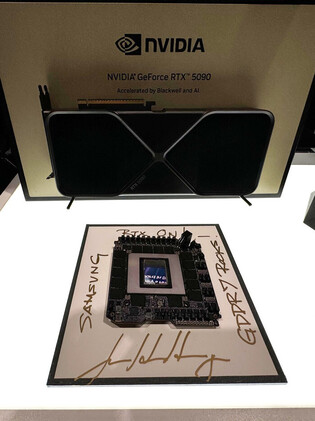 Nvidia CEO's autograph on Samsung's graphics memory