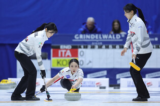 S. Korea-Italy match at women's curling worlds