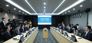 Acting president visits recycling company