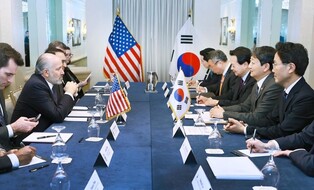 S. Korean industry minister meets U.S. commerce secretary