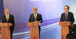 S. Korea-Japan-China talks in Tokyo