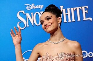 논란의 '백설공주', 개봉 첫 주말 북미 박스오피스 1위