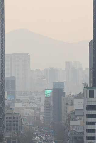 Seoul shrouded in haze