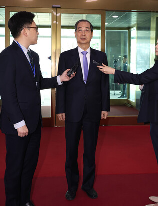 Constitutional Court dismisses impeachment of Prime Minister Han