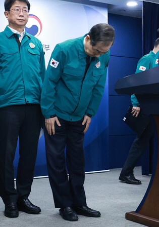 Acting president's address on 'worst ever' wildfires