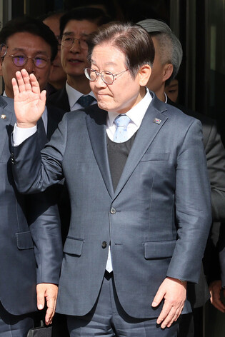 Court overturns opposition leader's suspended prison term