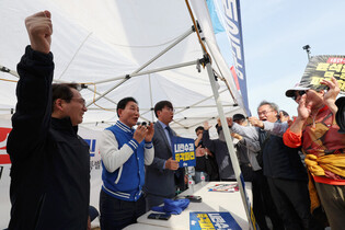 Court overturns opposition leader's suspended prison term