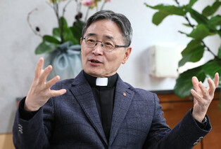 Sogang University chief gives interview