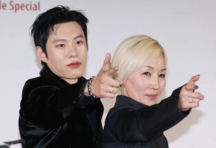 S. Korean actor Kim Sung-chul and actress Lee Hye-young