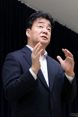 Celebrity restaurateur Paik Jong-won