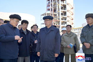 N.K. premier inspects construction site