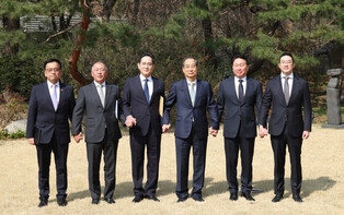 Acting president attends meeting on economic security strategies